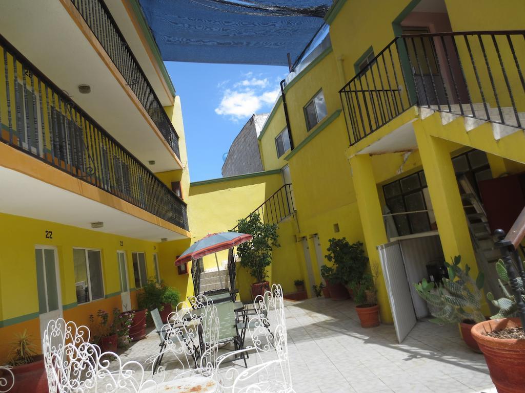 Hotel Maria Esther Матехуала Екстериор снимка